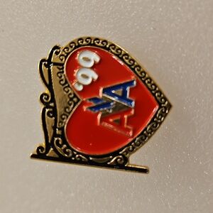 American Airlines Legacy logo Valentine's Day 1999 commemorative pinback Lapel